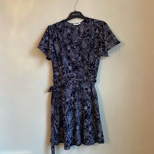 Floral wrap dress / black and white
